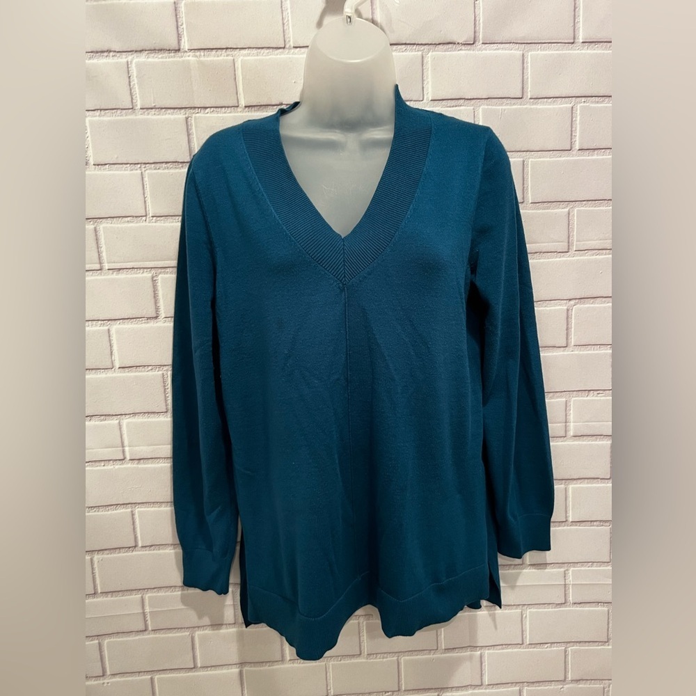 CABLE & GAUGE women v-neck blue-green sweater/size L